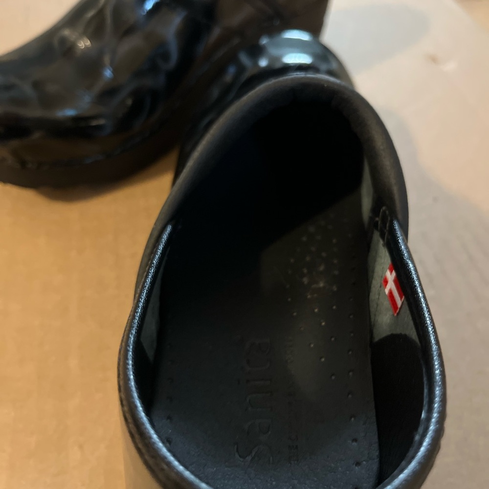 Sanita clogs 38 brand new